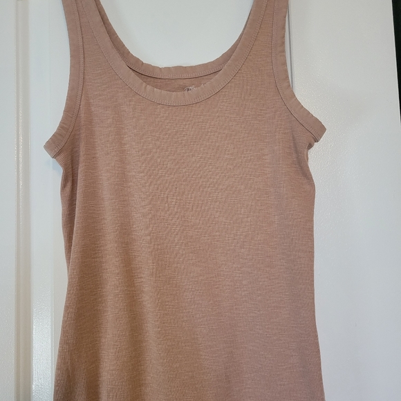 Tank tops - Picture 4 of 4